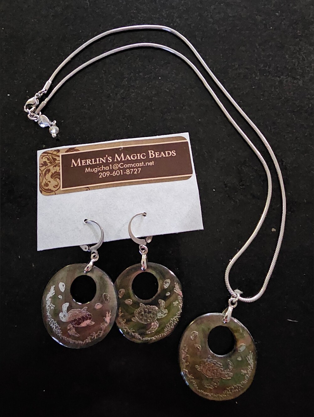 Merlin's Magic Beads Hand-Etched Sea Turtle Jewelry Set – Necklace & Earrings